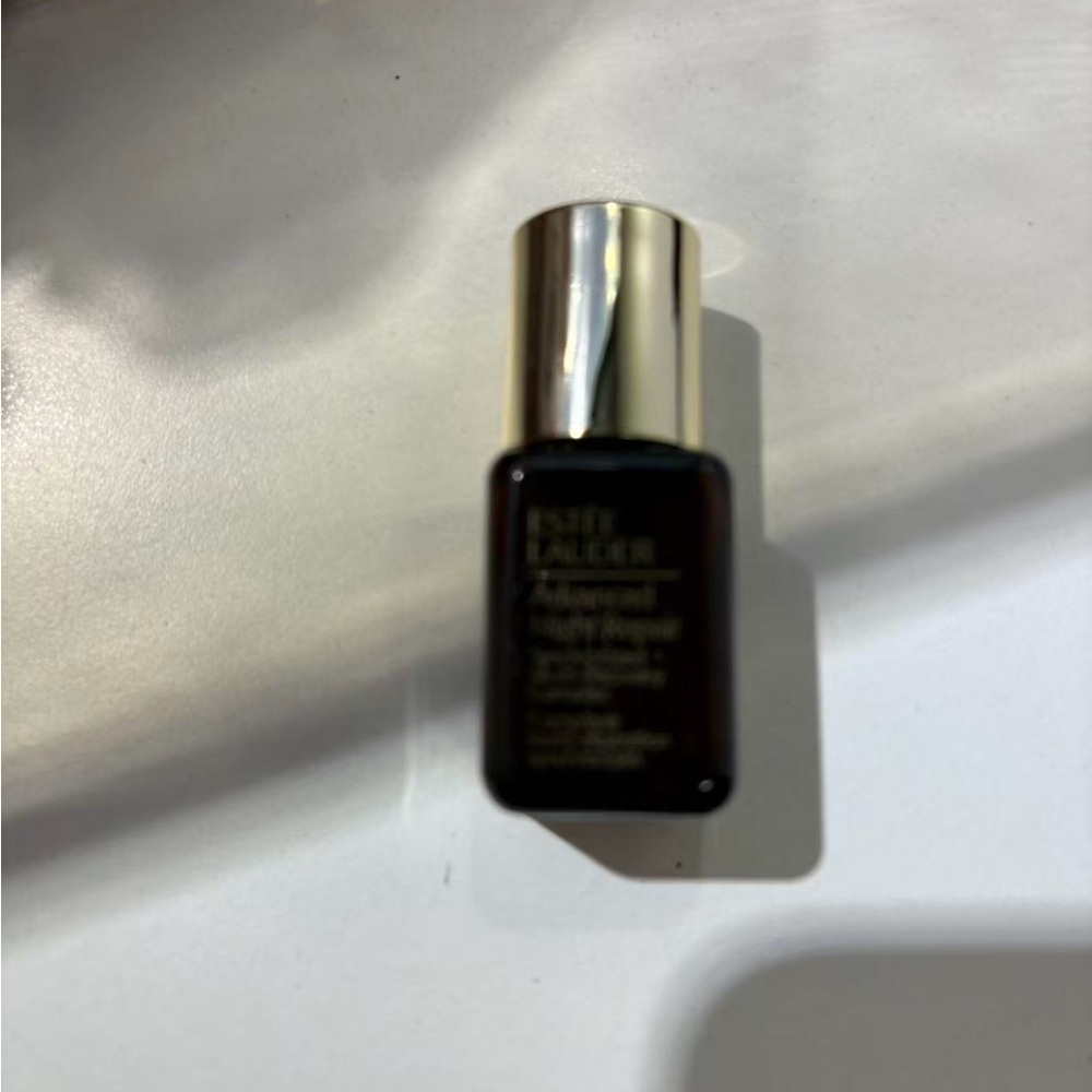Estee Lauder Advanced Night Repair serum - Picture 2 of 5